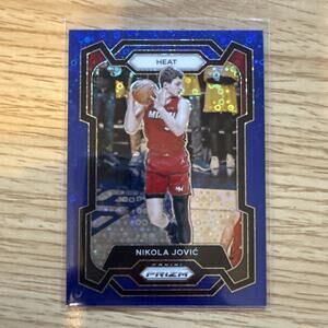 2023-24 Panini Prizm Prizms Fast Break Blue #121 Nikola Jovic 047/150